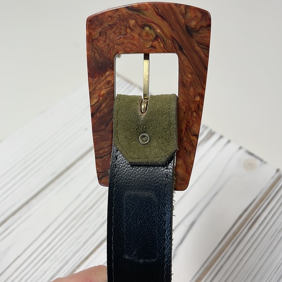 Simon Chang green suede leather belt, Size 30, Small - Picture 4 of 6